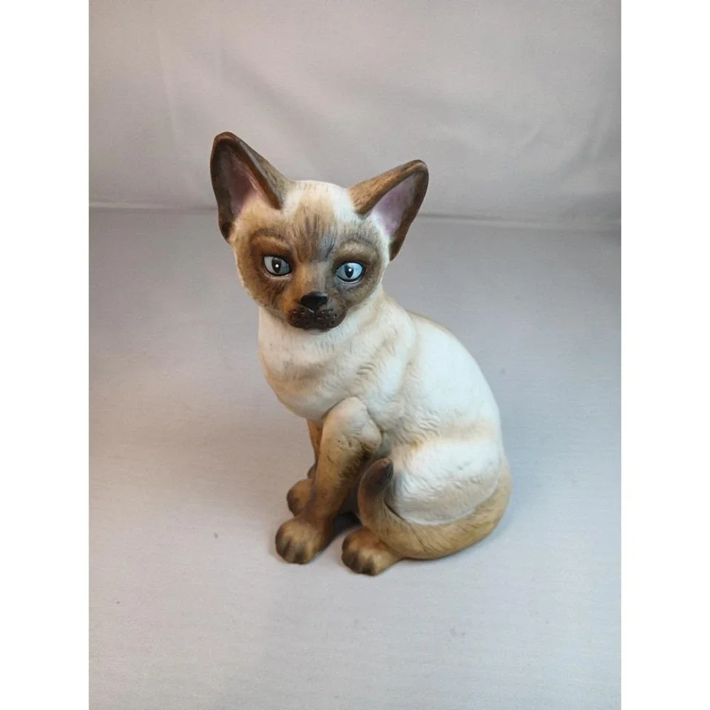 The San Francisco Music Box Company 1993 ICE CASTLES SIAMESE Cat Figurine 6 Inch